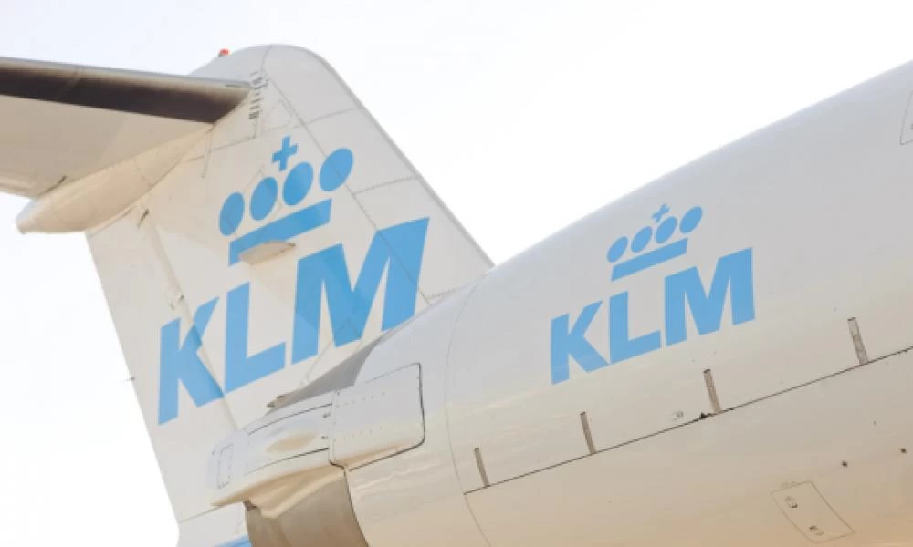 Η KLM κατηγορείται ότι παραβίασε το νόμο περί διακρίσεων: Ανάγκασε γυναίκα να αλλάξει θέση λόγω Εβραίου